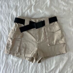 Aritzia TNA Belted Khaki Cargo Shorts - XS